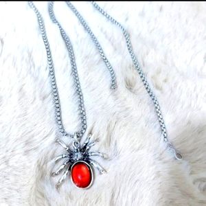 BLACK WIDOW SPIDER NECKLACE PERFECT FOR HALLOWEEN! BRAND NEW!